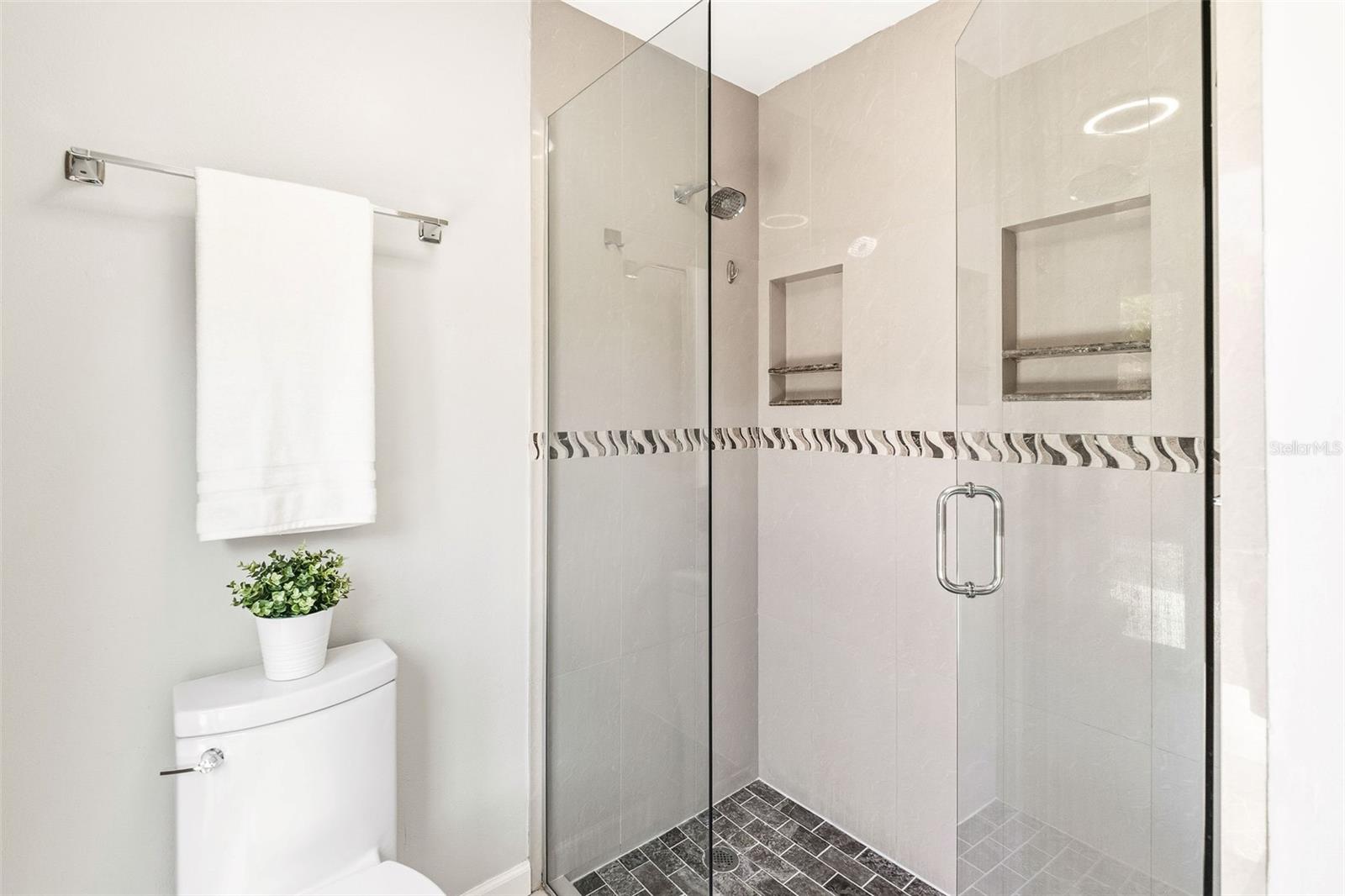 DOVER MANOR - Residential