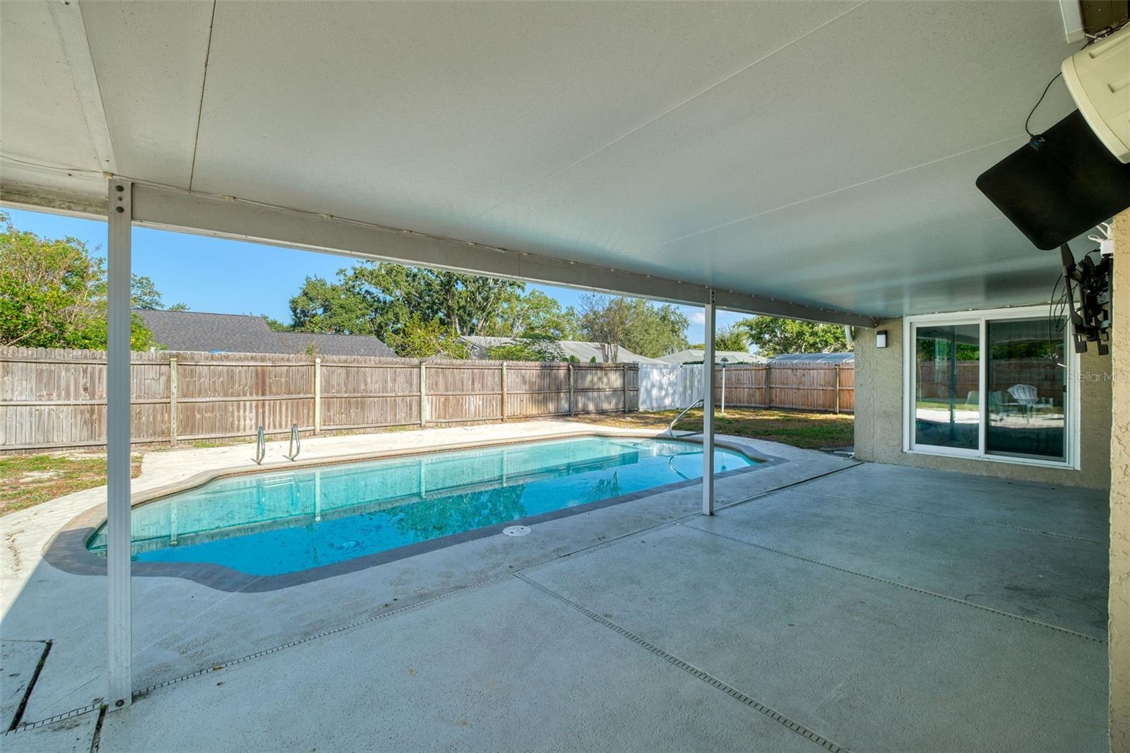 DOVER MANOR - Residential