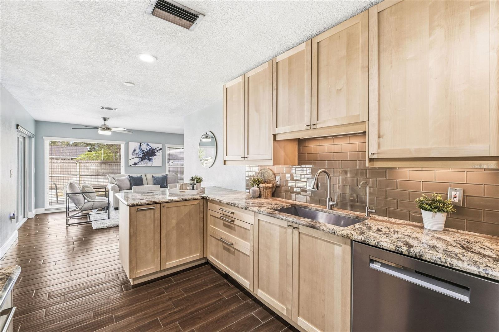 DOVER MANOR - Residential