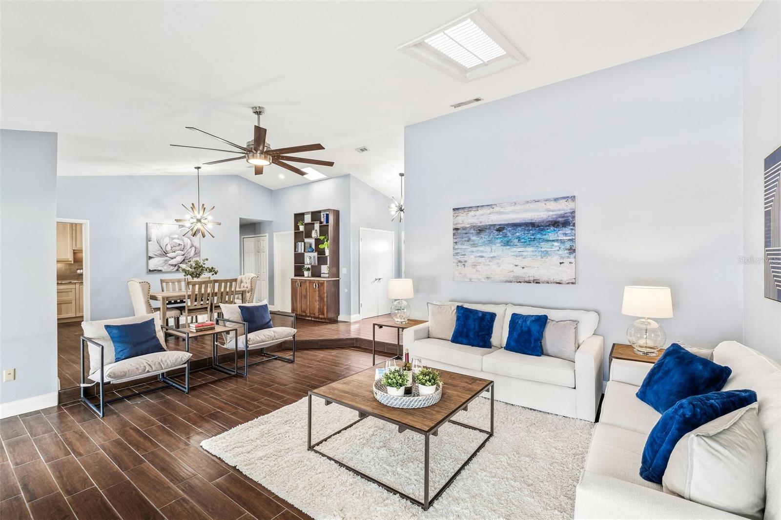 DOVER MANOR - Residential