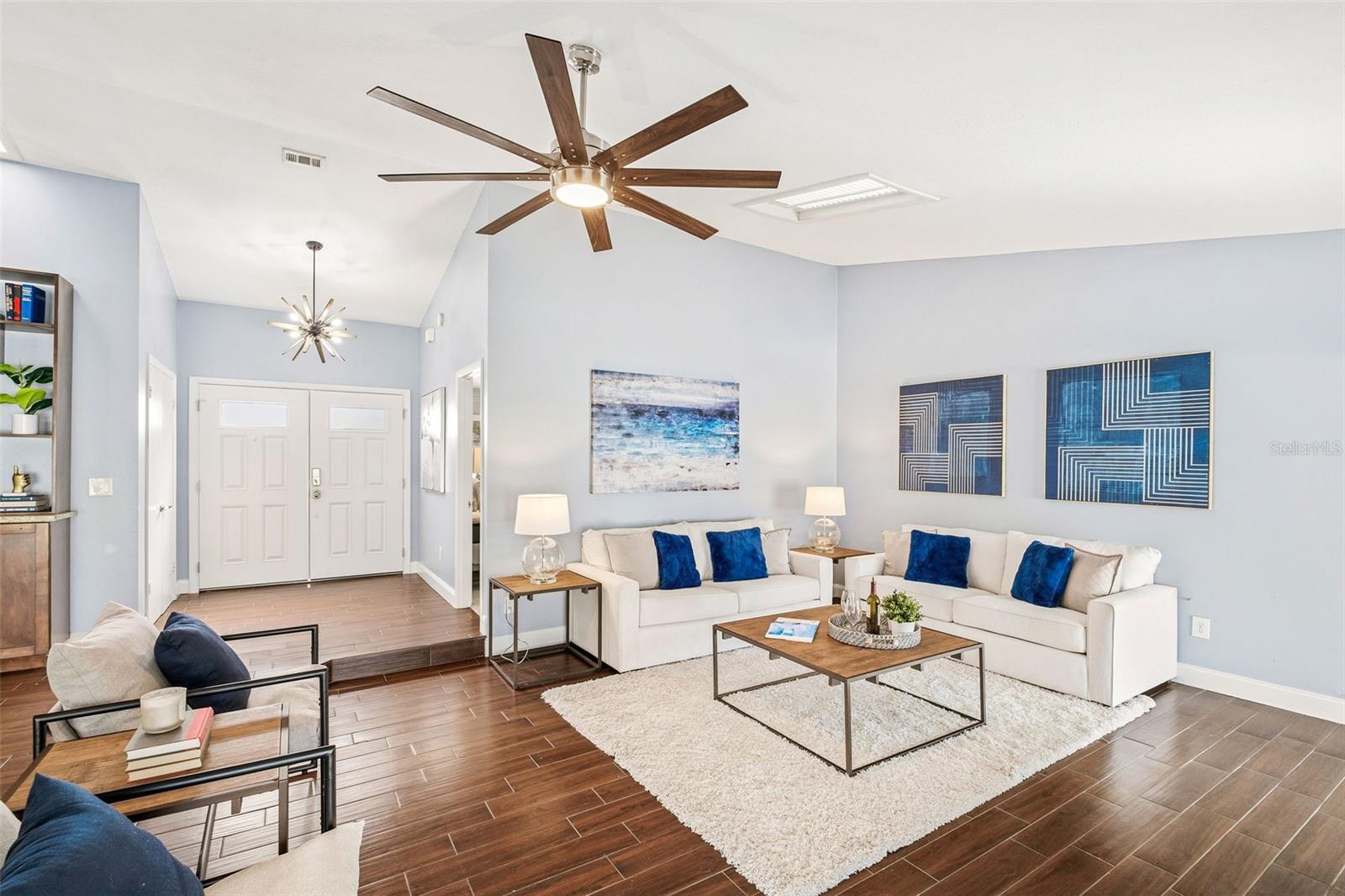 DOVER MANOR - Residential