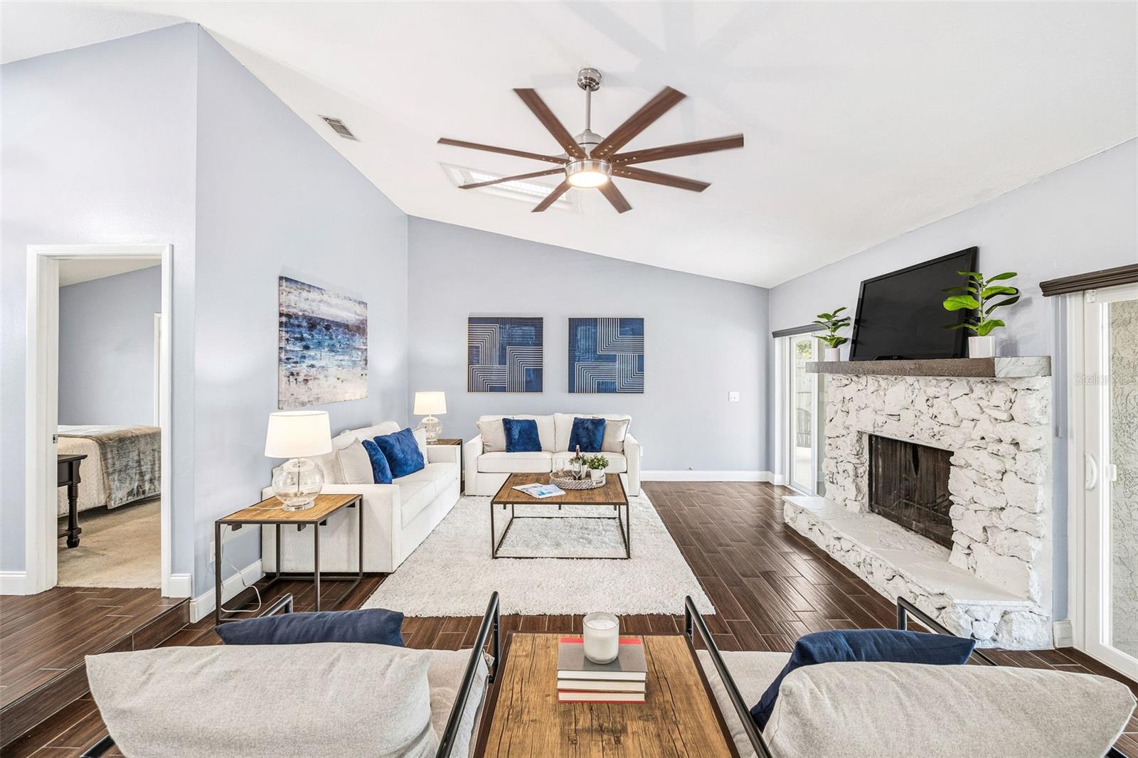 DOVER MANOR - Residential