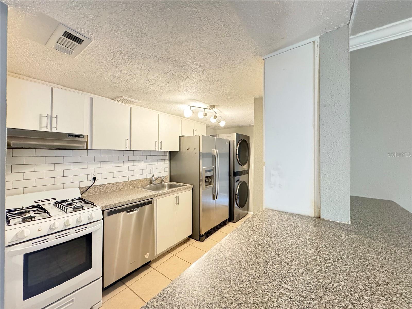 WATERSIDE AT CRANES ROOST A CONDO COMMUNITY - Residential Lease