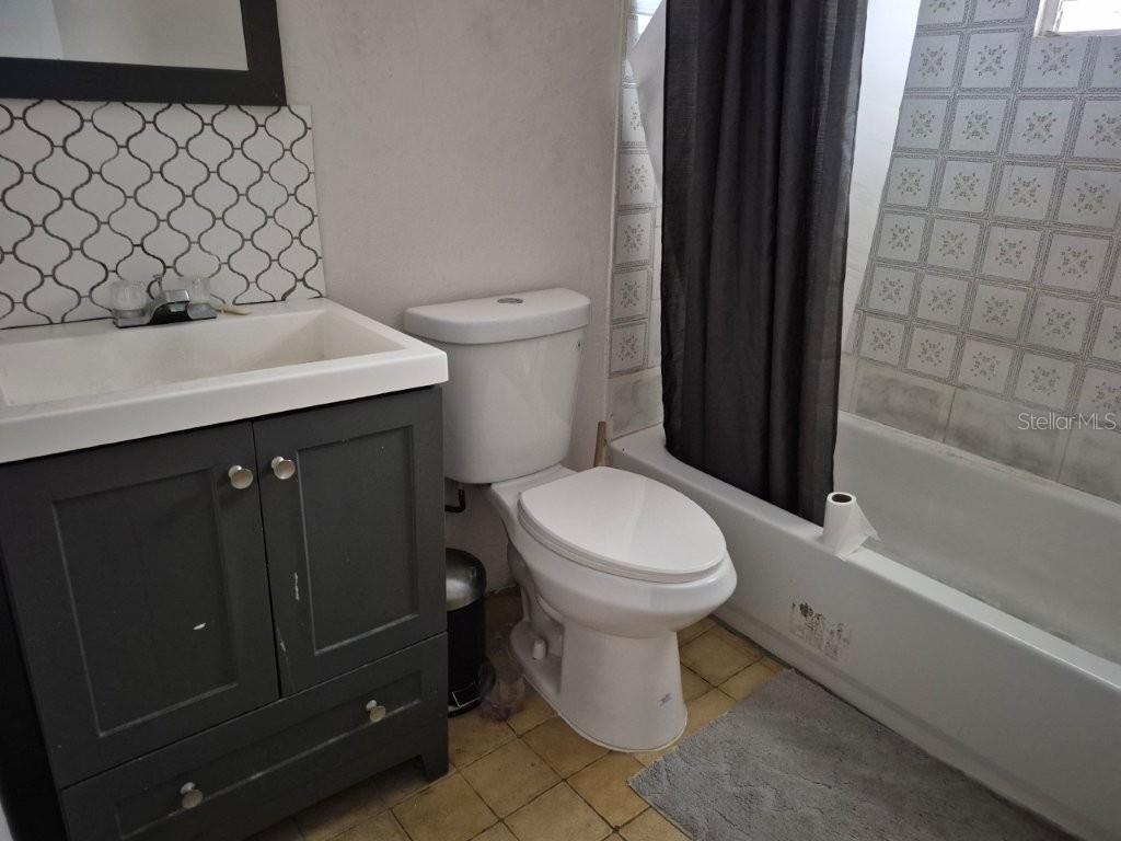 448 CALLE ALCIDES REYES 3