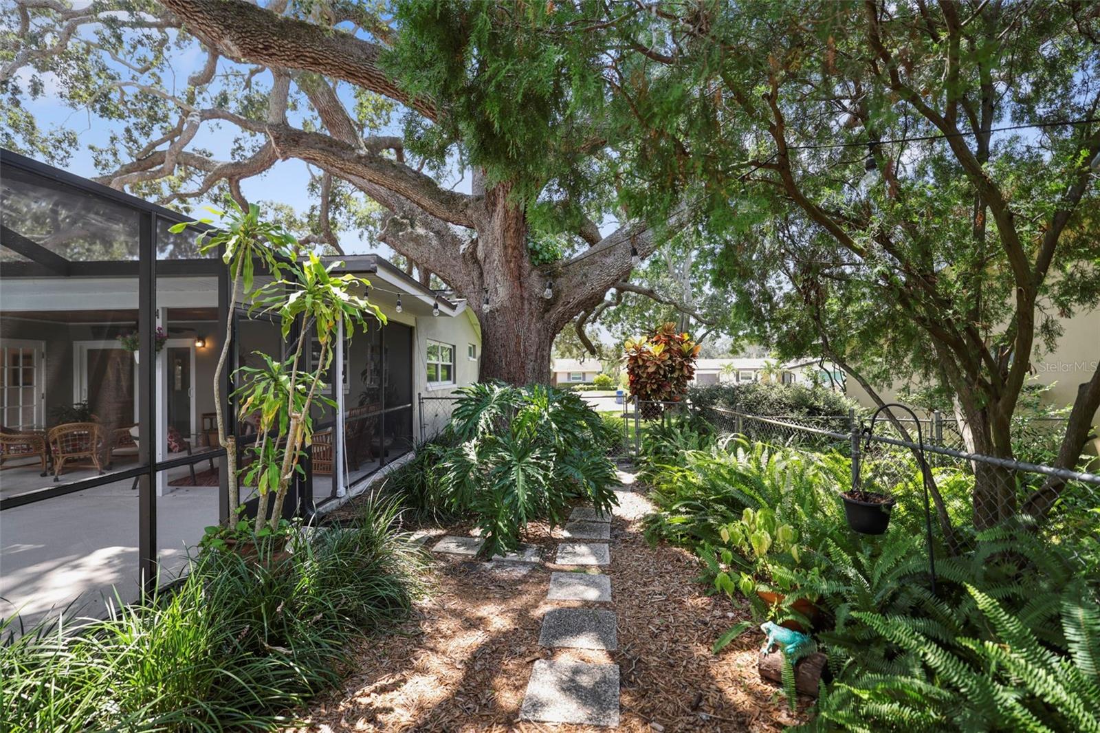 FAIRWAY ESTATES 4TH ADD - Residential