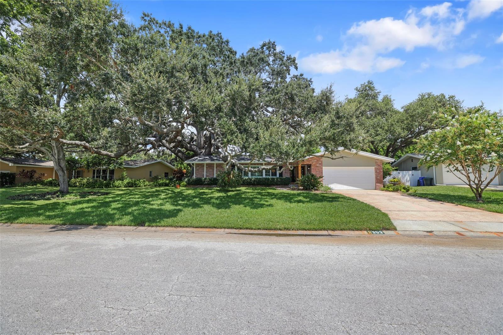 FAIRWAY ESTATES 4TH ADD - Residential