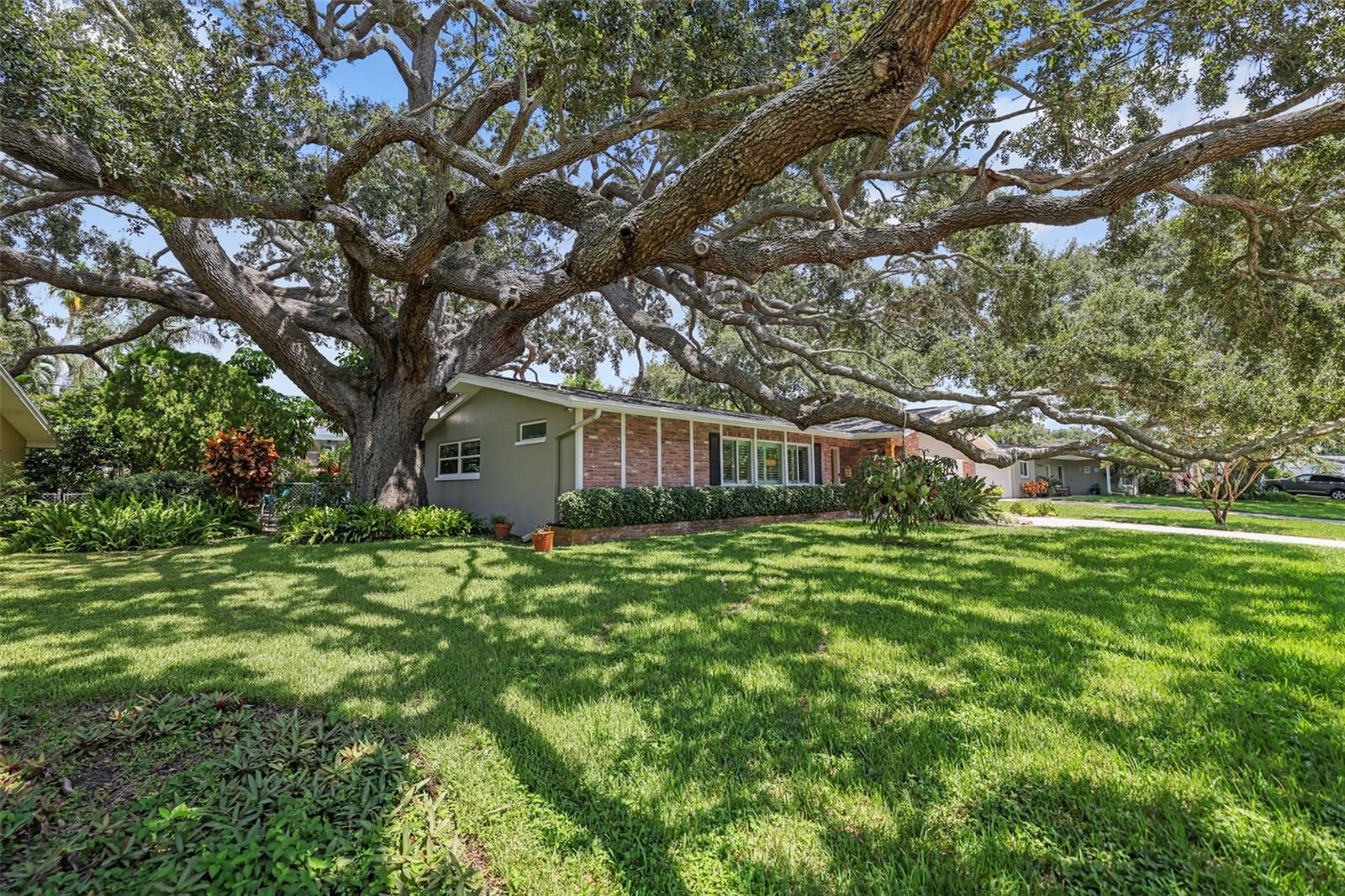 FAIRWAY ESTATES 4TH ADD - Residential