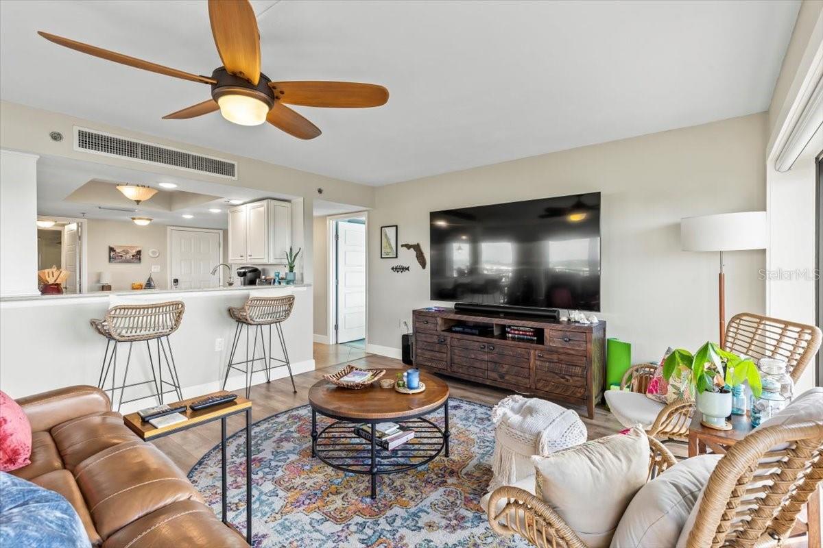 DIAMOND HEAD POINT CONDO - Residential