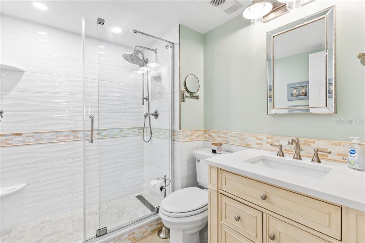 DIAMOND HEAD POINT CONDO - Residential