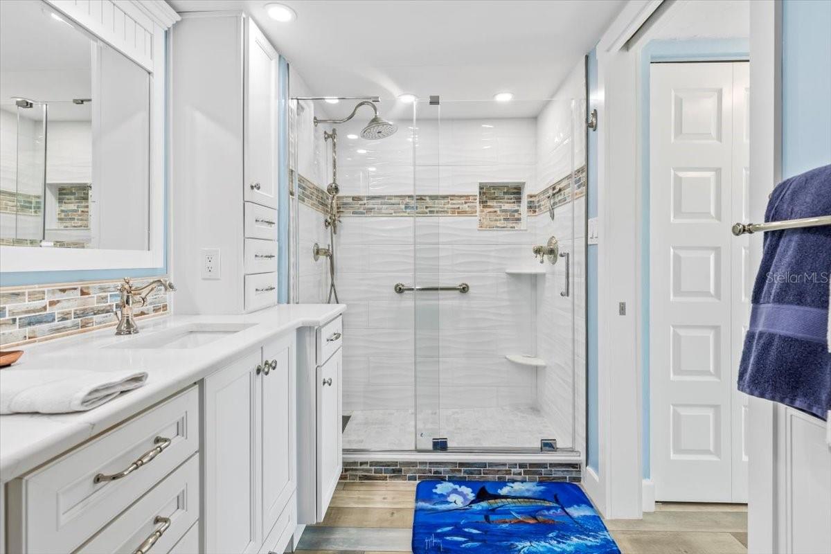 DIAMOND HEAD POINT CONDO - Residential