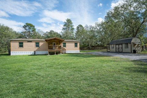 Photo of 13433 Tommy Trail, Hudson, FL 34669 (MLS # TB8471180)