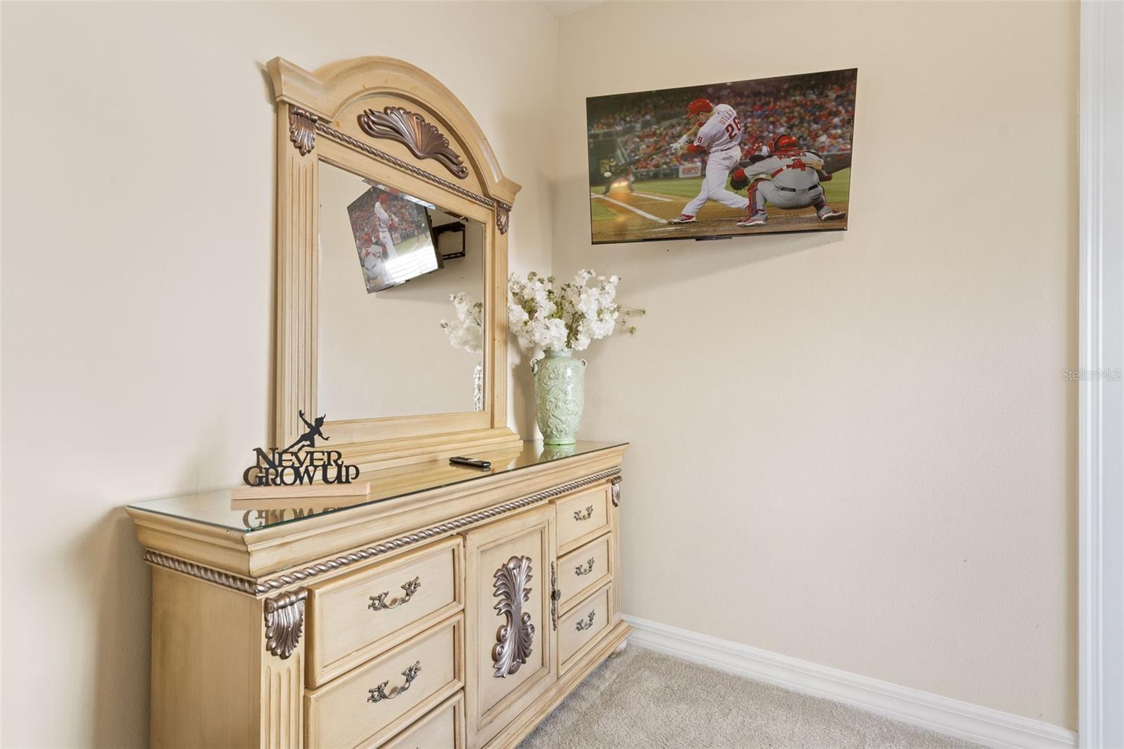 FORMOSA GARDENS UNIT 2 - Residential Lease