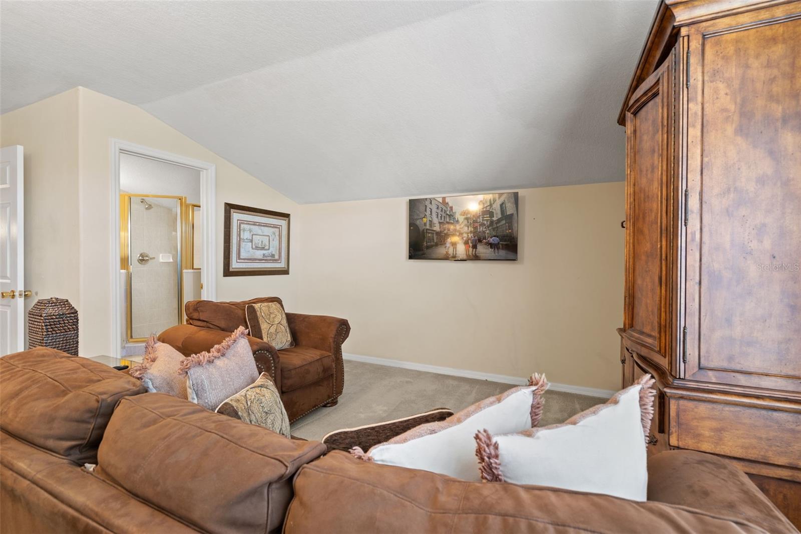 FORMOSA GARDENS UNIT 2 - Residential Lease