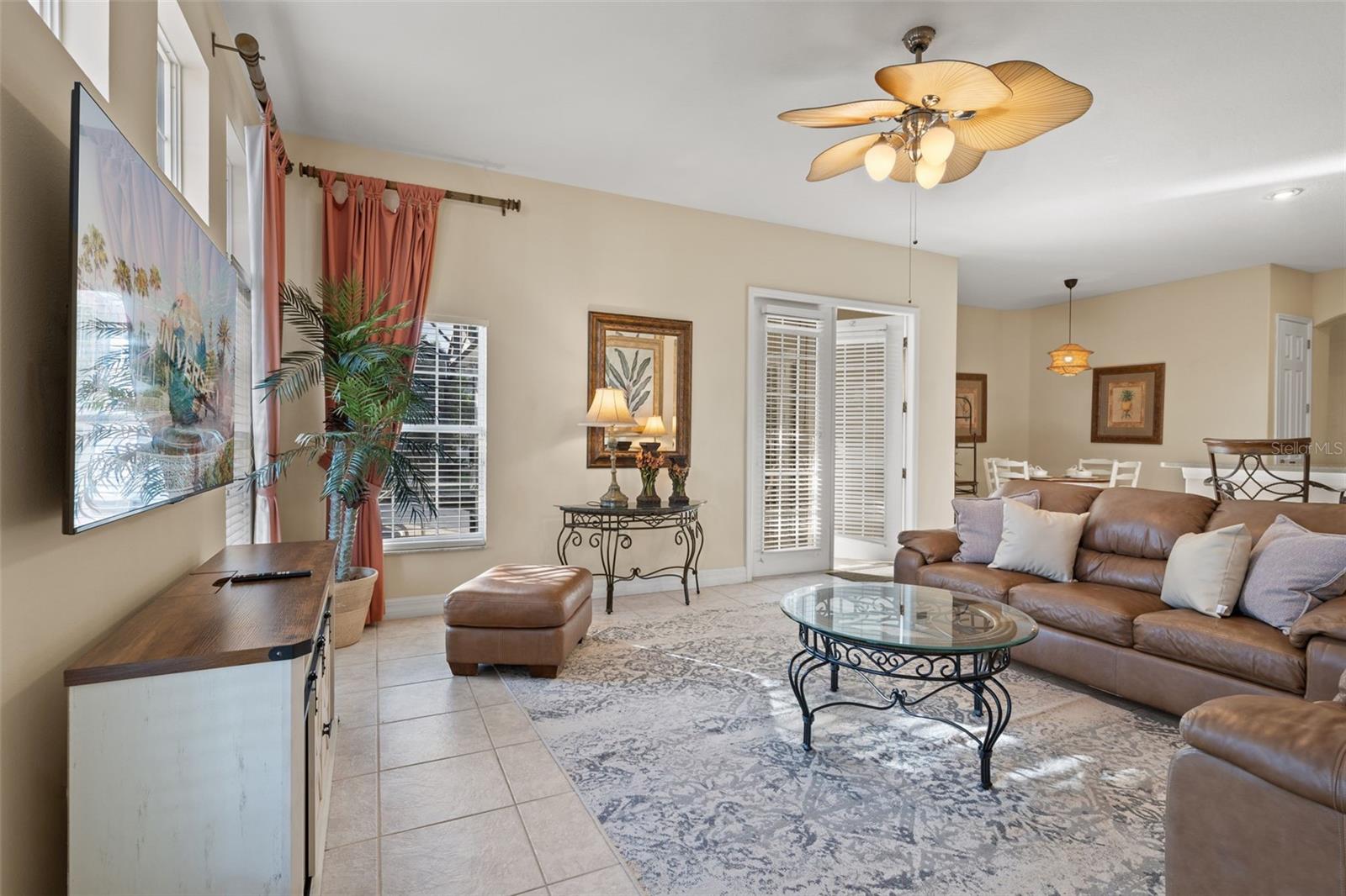 FORMOSA GARDENS UNIT 2 - Residential Lease