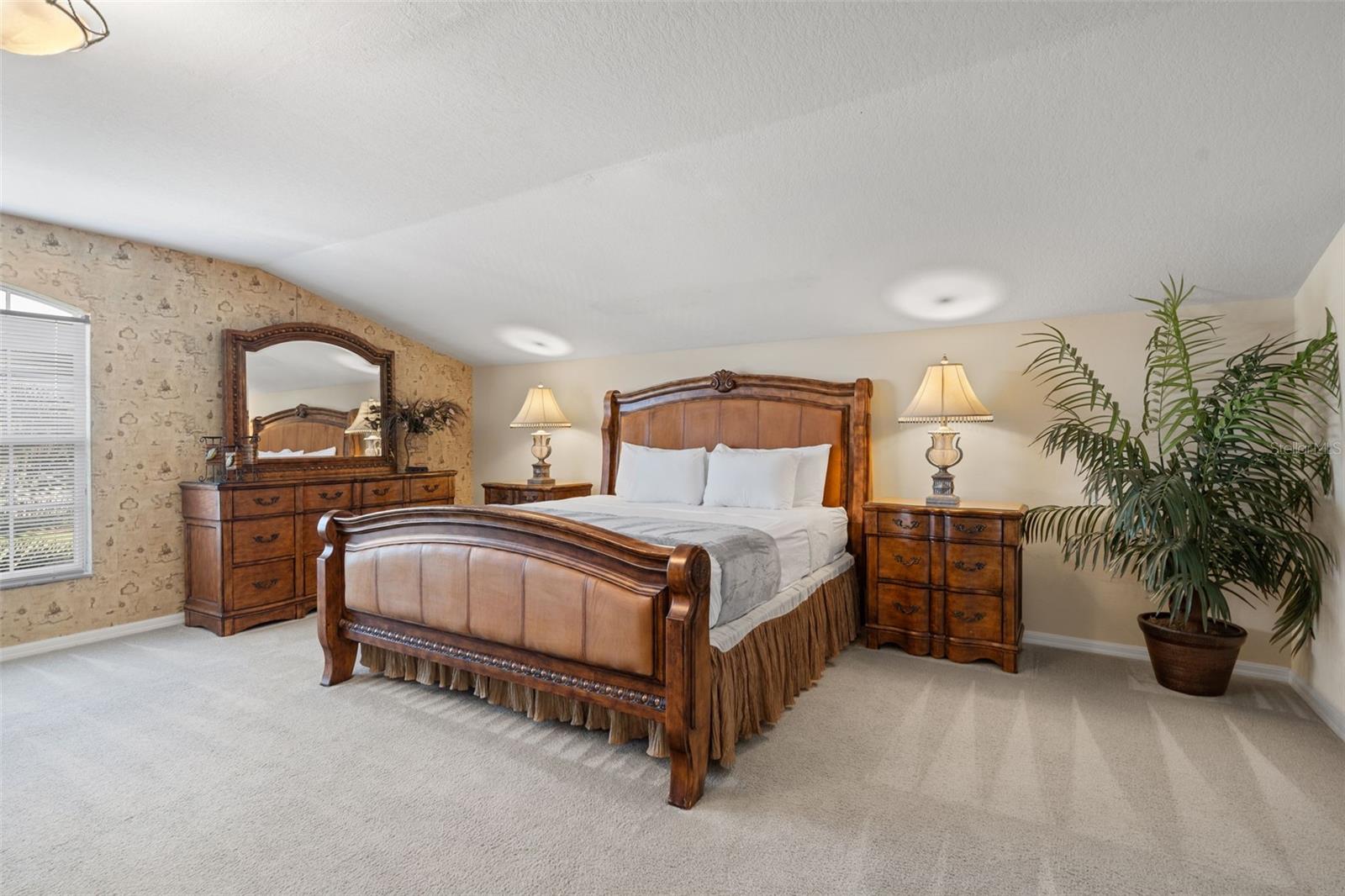 FORMOSA GARDENS UNIT 2 - Residential Lease