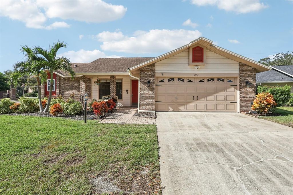 Photo of 9913 Chesham Drive, Orlando, FL 32817 (MLS # O6394322)