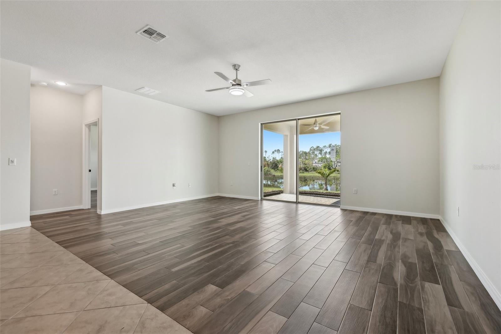 1762 REGAL RIVER CIR