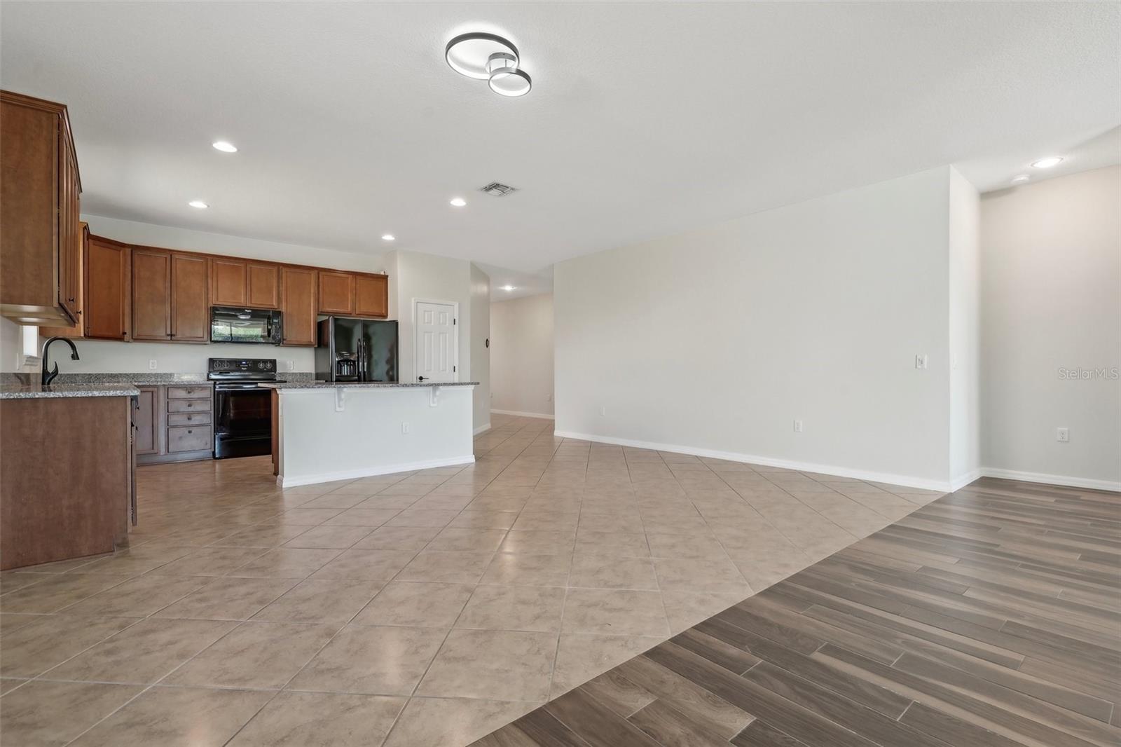 1762 REGAL RIVER CIR