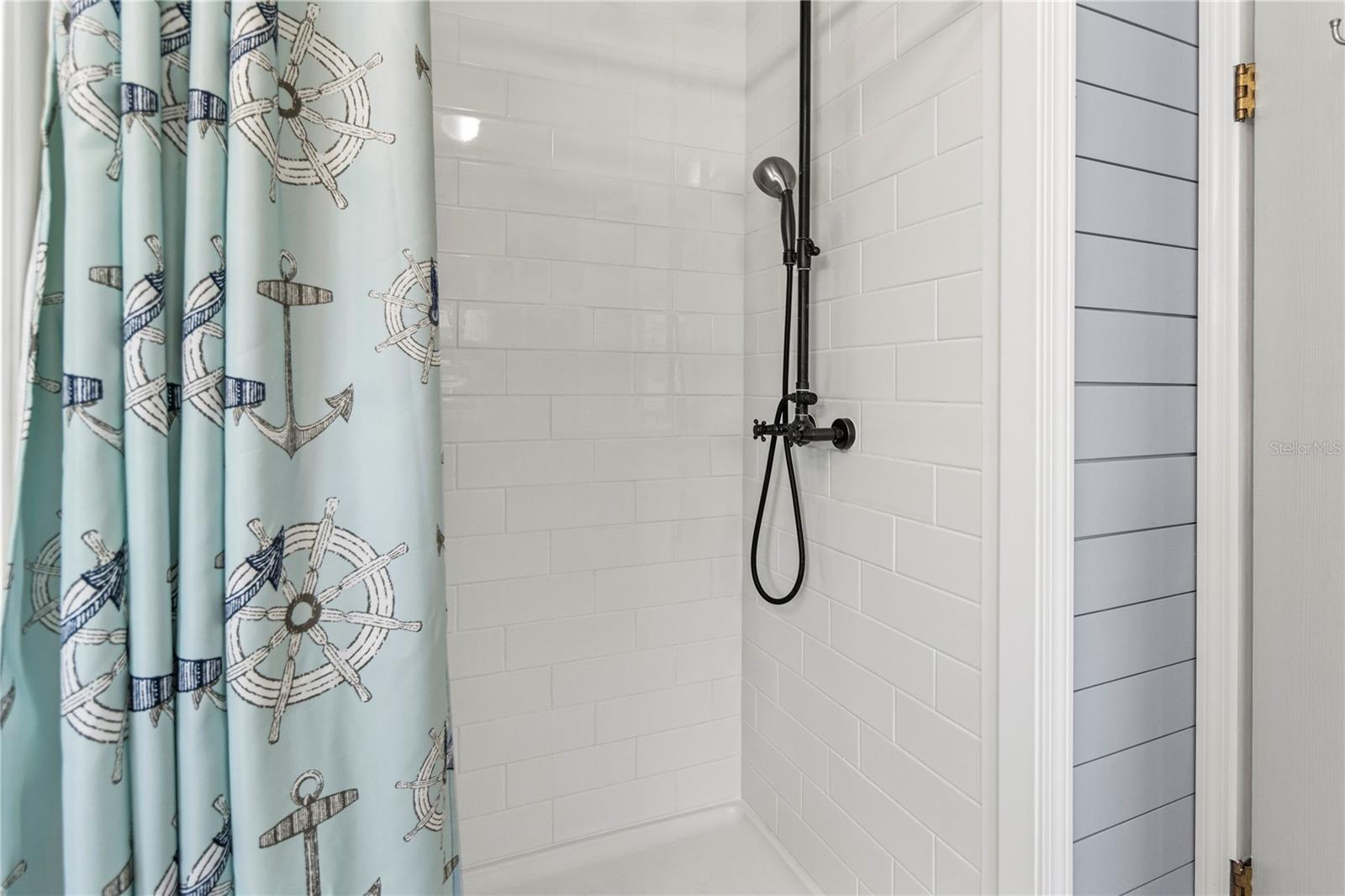 RIDGEWOOD OAKS PH IV - Residential