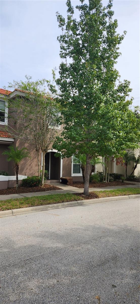 View KISSIMMEE, FL 34746 townhome