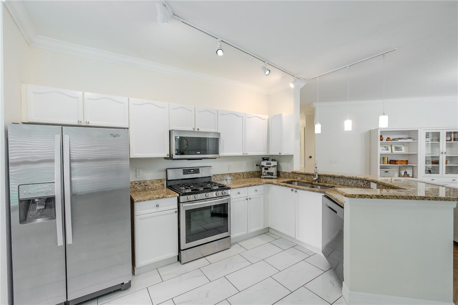 GRAND BELLAGIO AT BAYWATCH CONDO THE - Residential