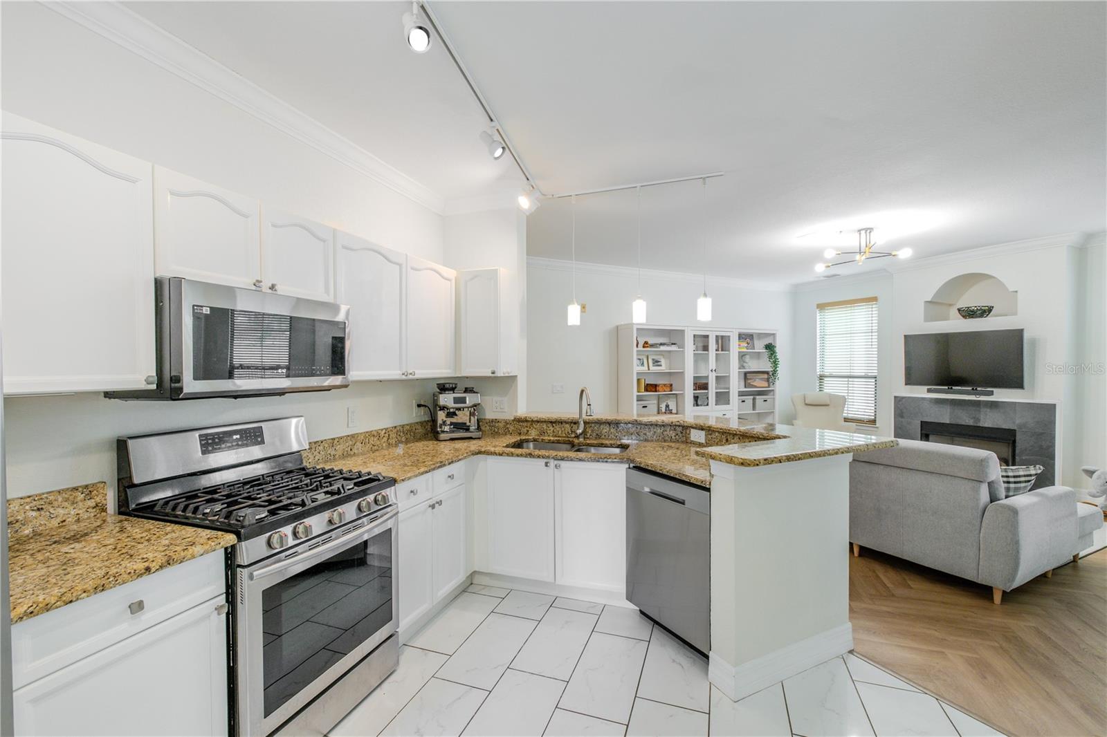 GRAND BELLAGIO AT BAYWATCH CONDO THE - Residential