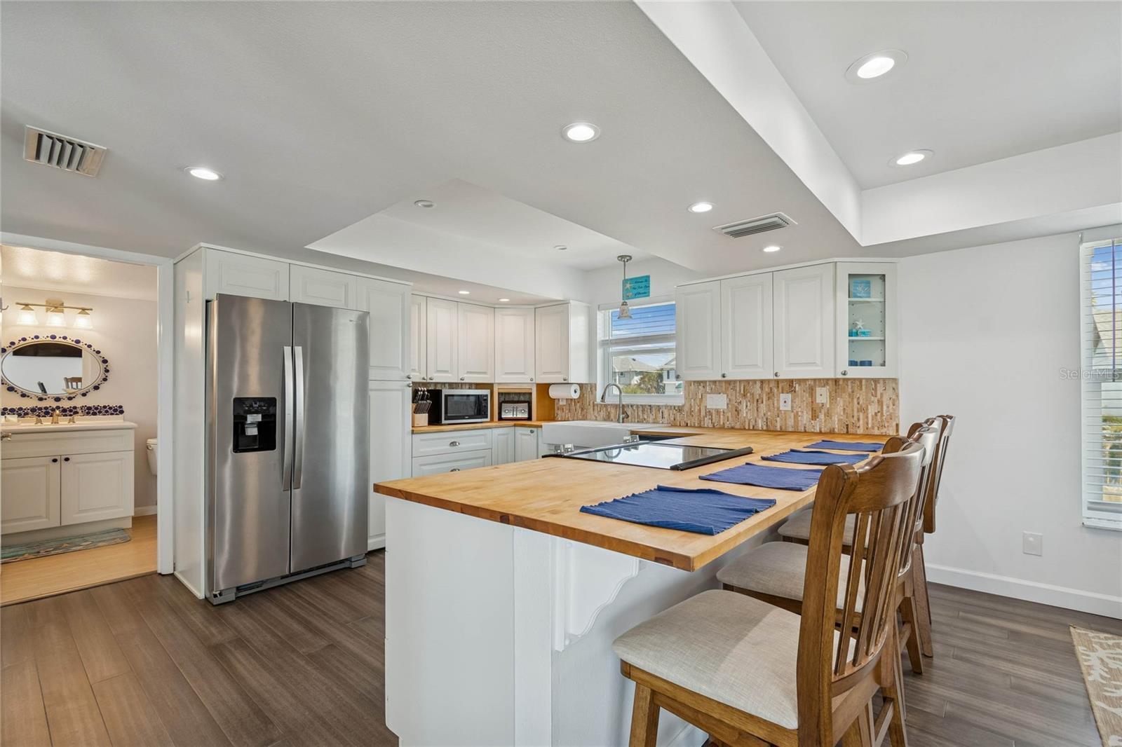 SUNSET BEACH - Residential Lease