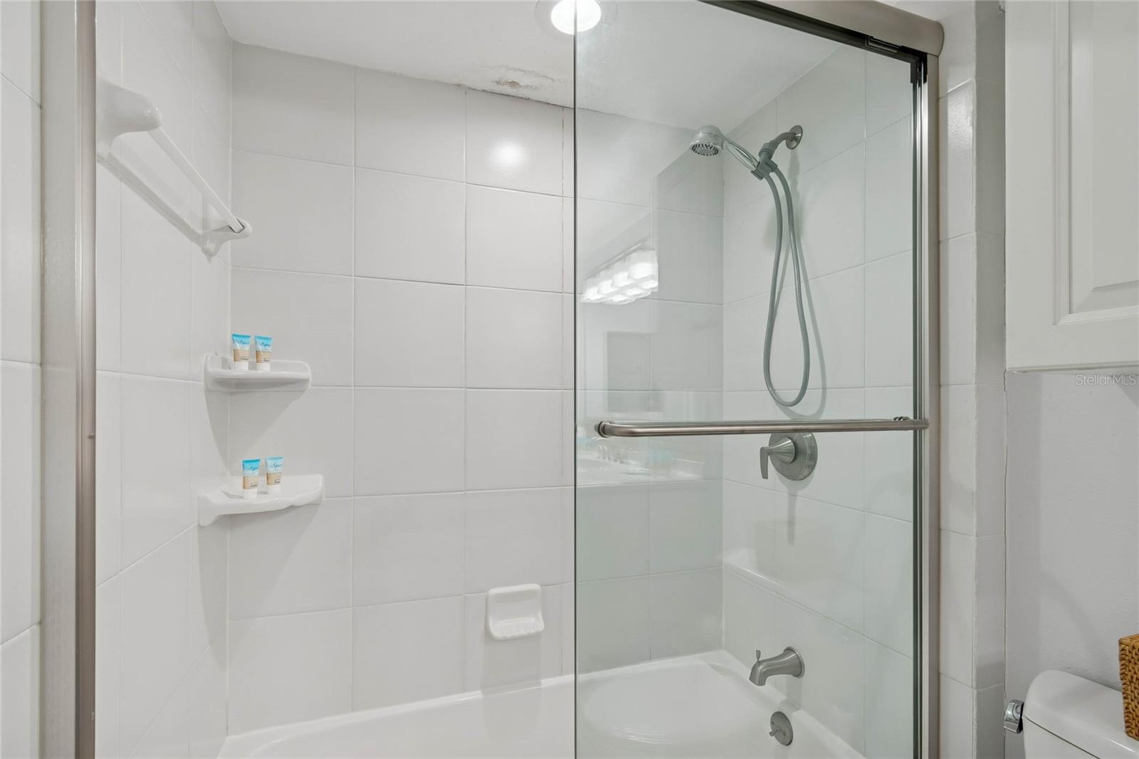 SUNSET BEACH - Residential Lease