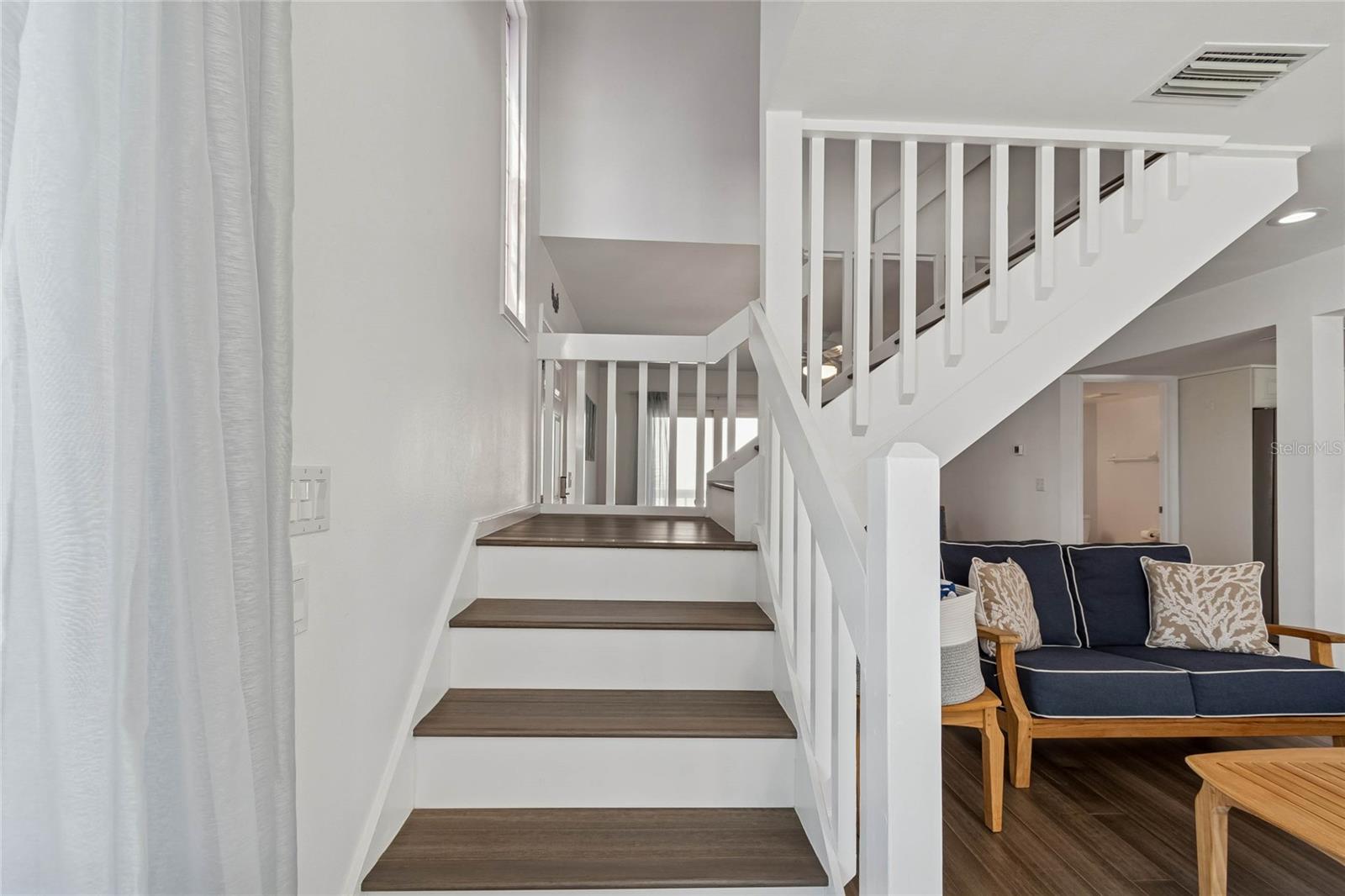 SUNSET BEACH - Residential Lease