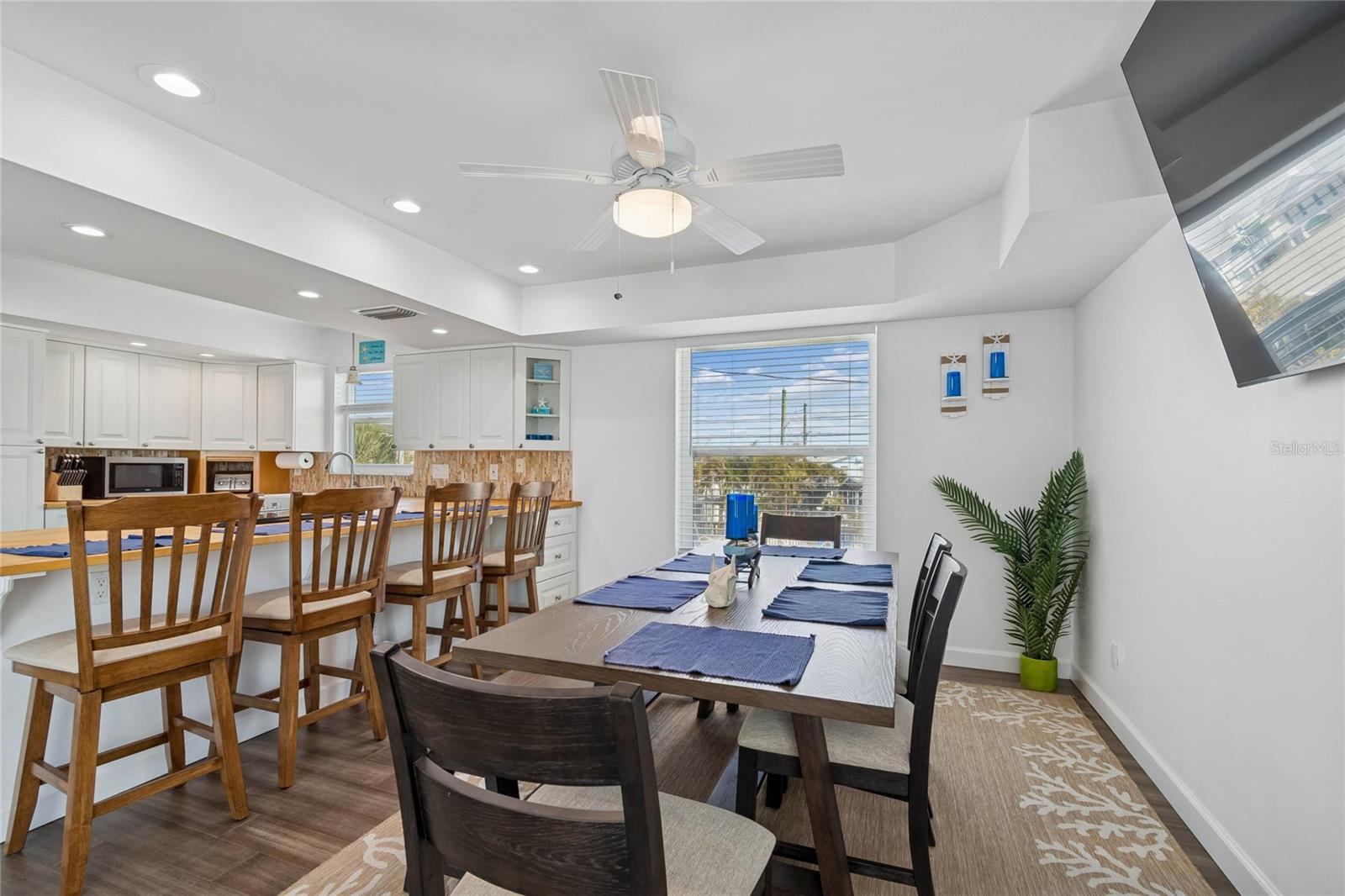 SUNSET BEACH - Residential Lease