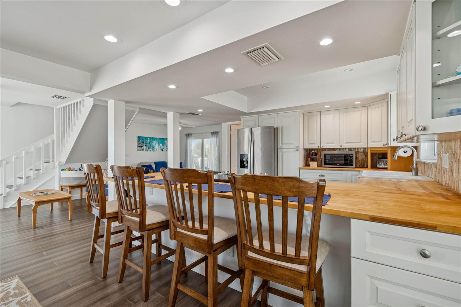 SUNSET BEACH - Residential Lease