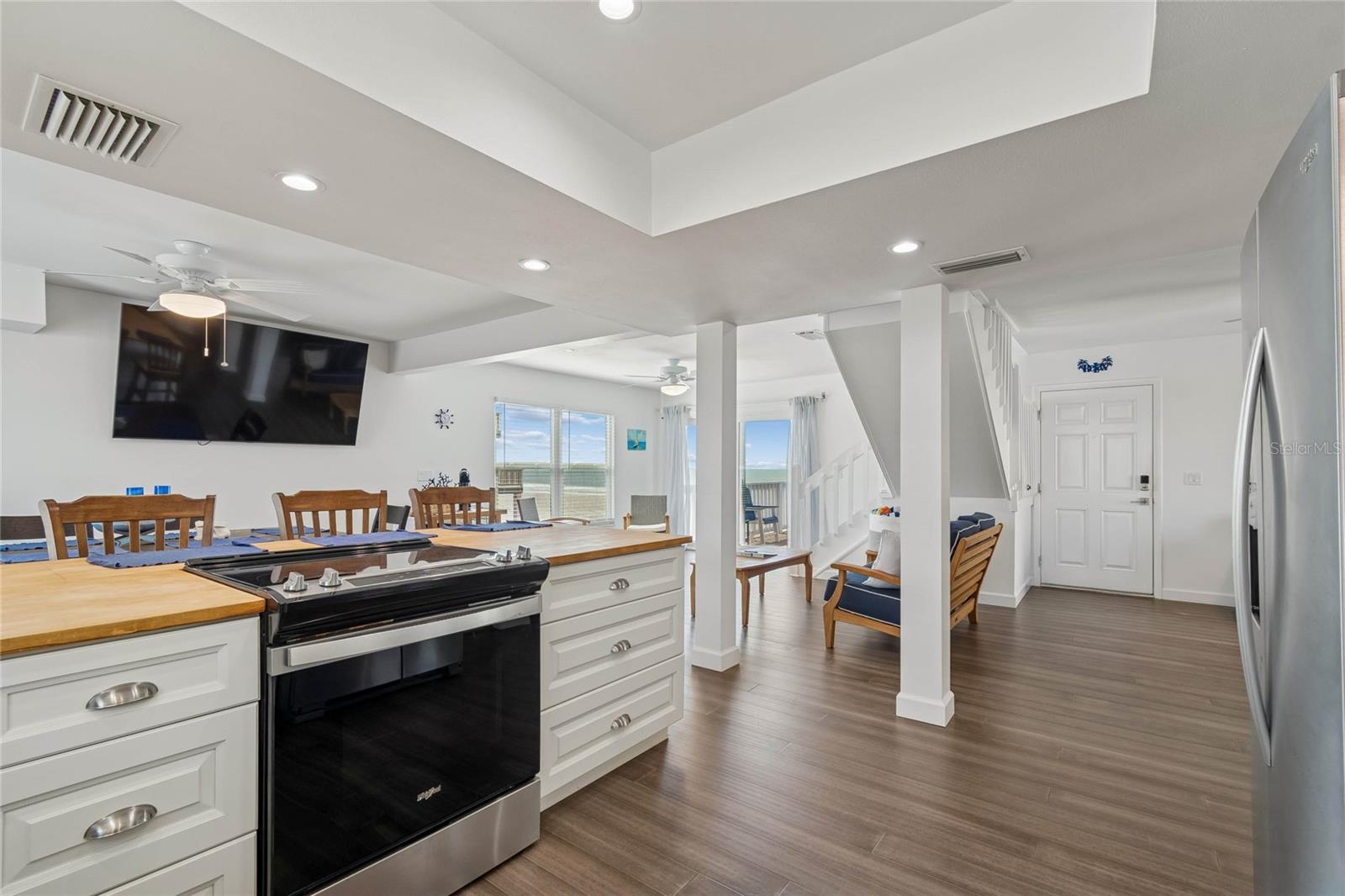 SUNSET BEACH - Residential Lease