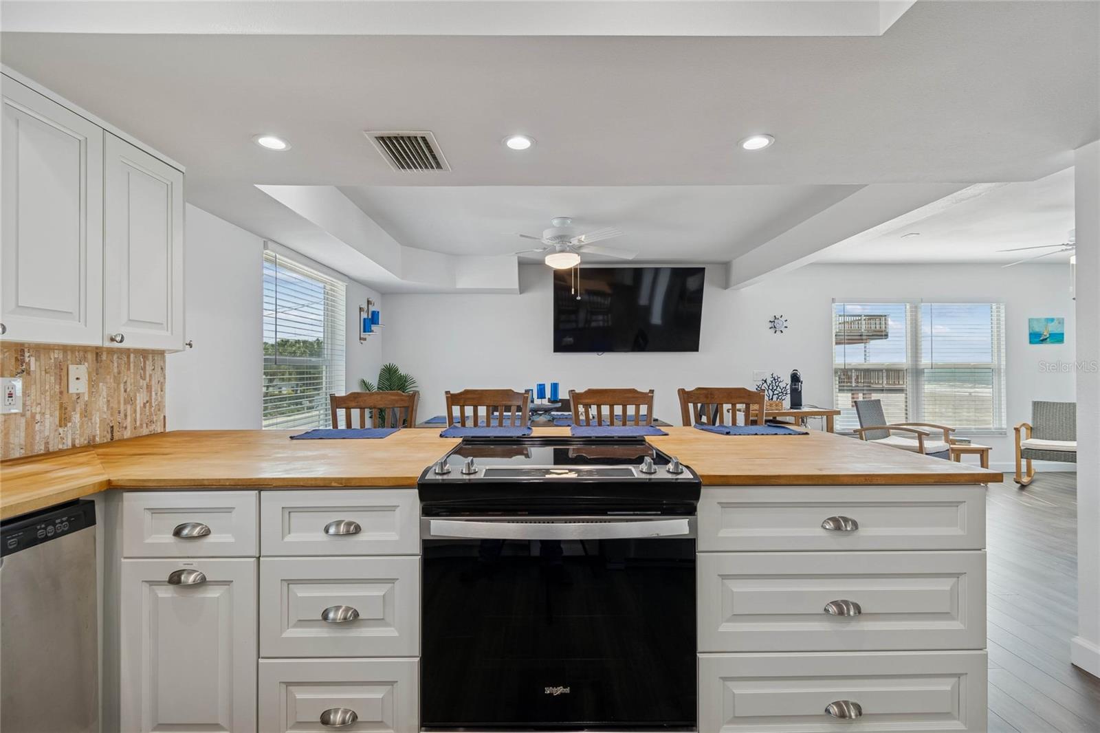 SUNSET BEACH - Residential Lease