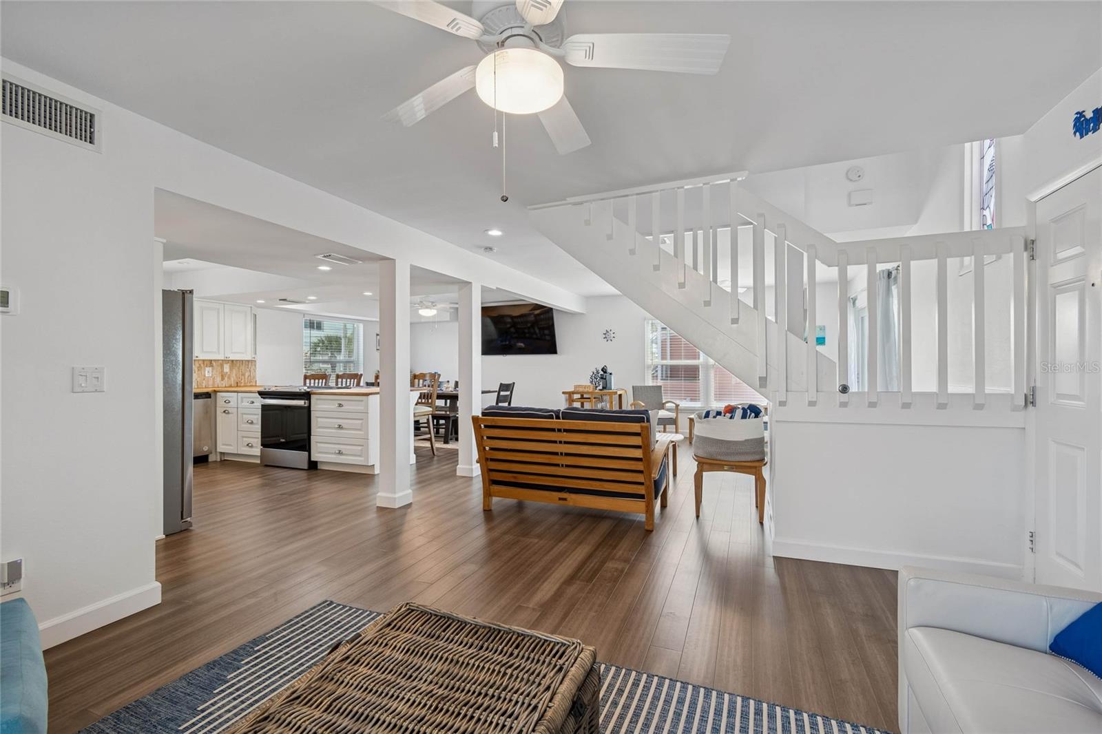 SUNSET BEACH - Residential Lease