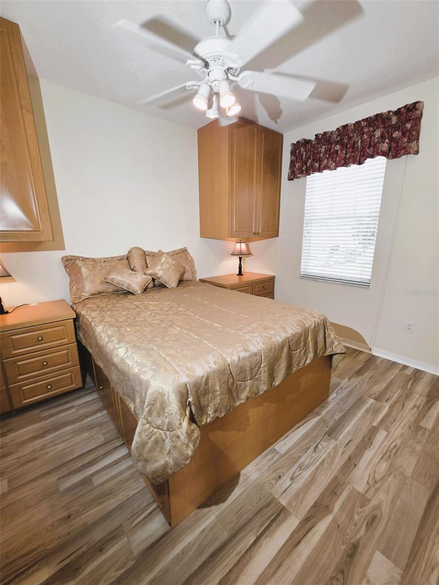 SILVER LAKES - Residential