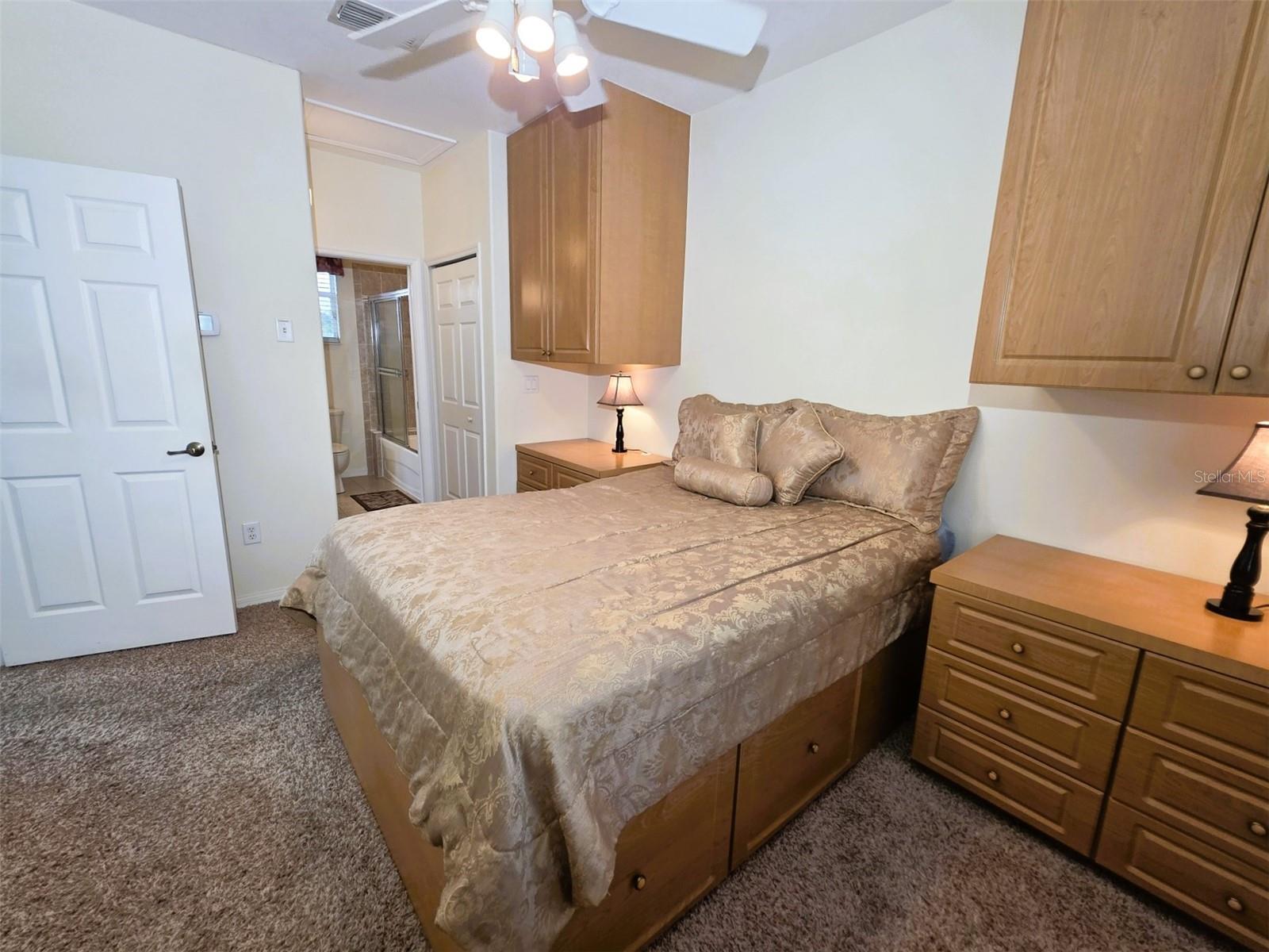 SILVER LAKES - Residential