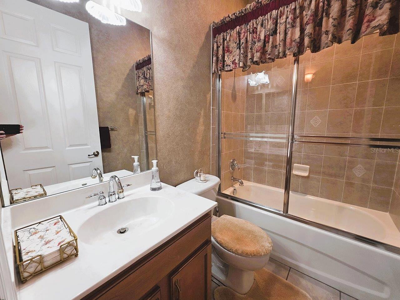 SILVER LAKES - Residential