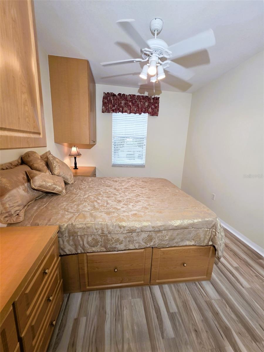 SILVER LAKES - Residential