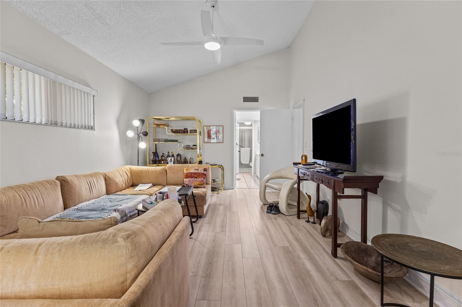 PELICAN COVE I - Residential