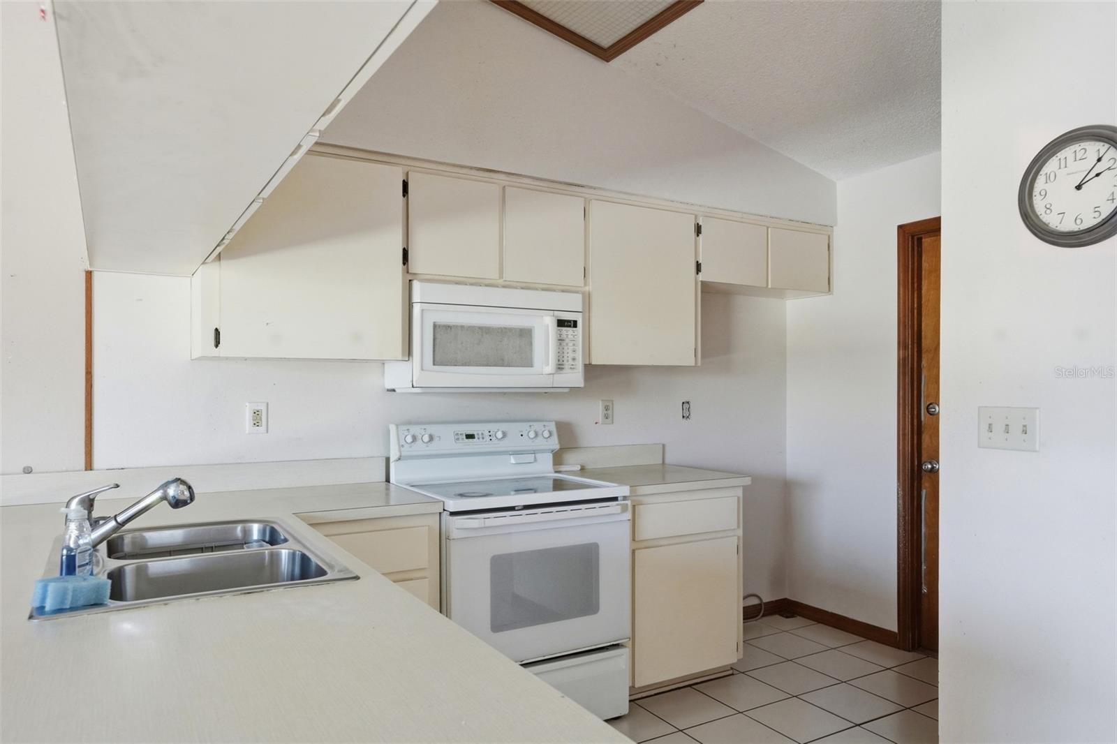 WEEKI WACHEE WOODLANDS - Residential