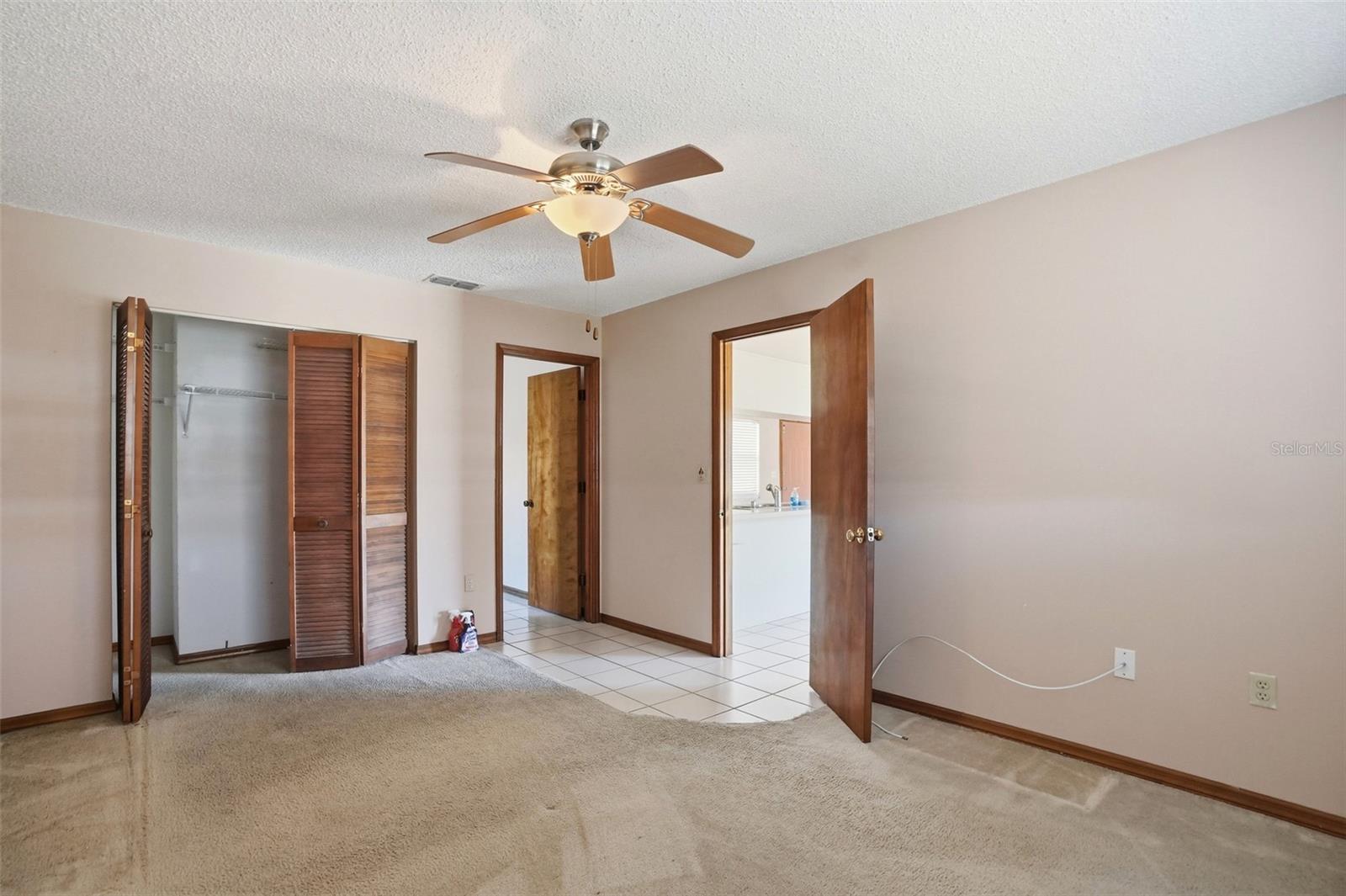 WEEKI WACHEE WOODLANDS - Residential