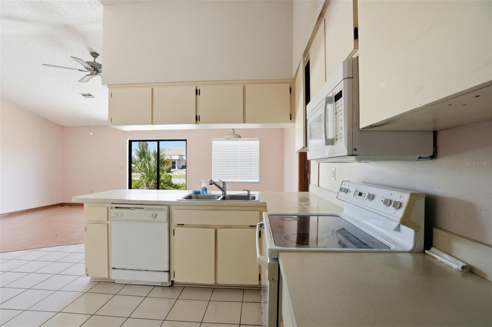 WEEKI WACHEE WOODLANDS - Residential