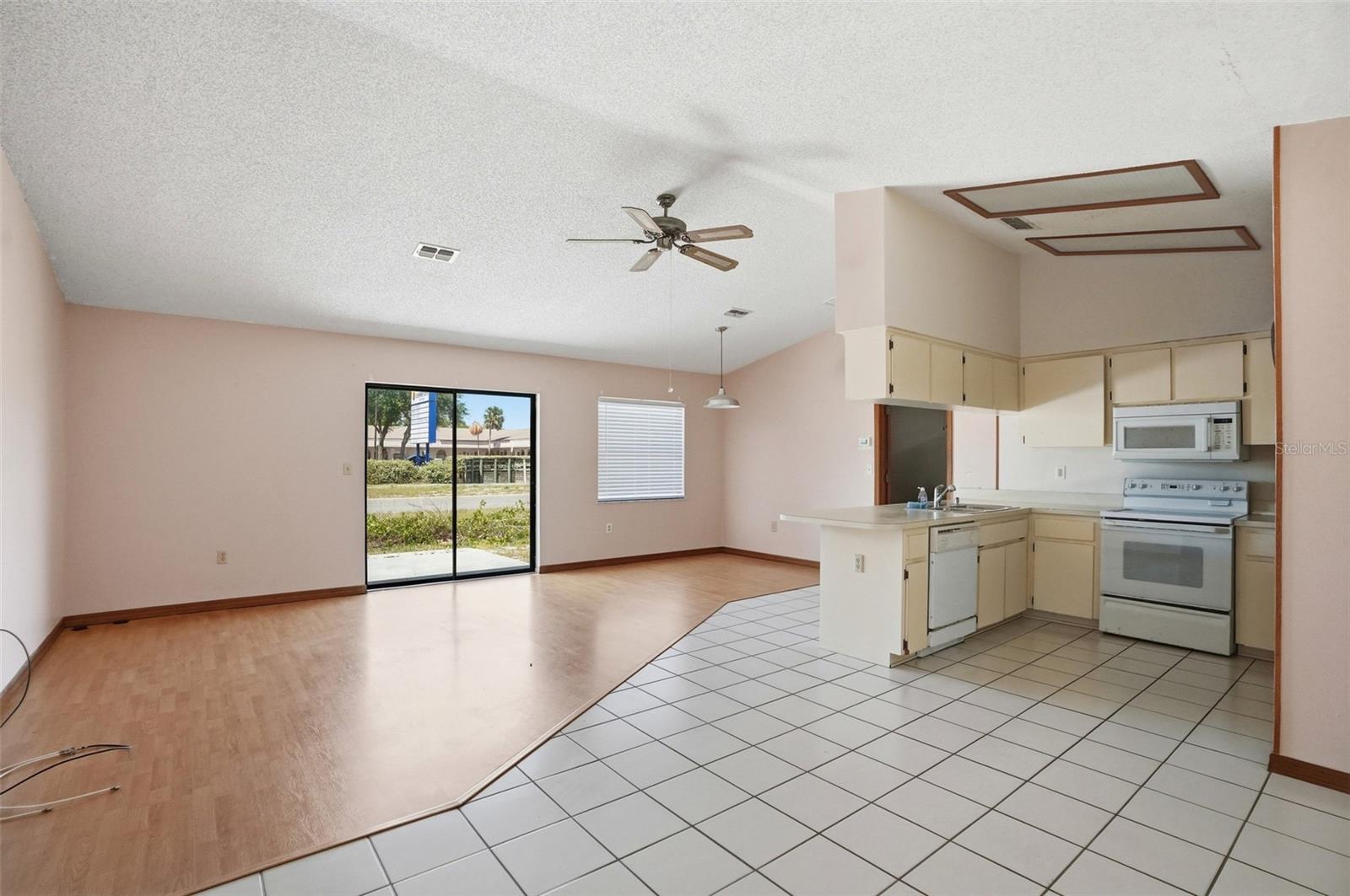 WEEKI WACHEE WOODLANDS - Residential