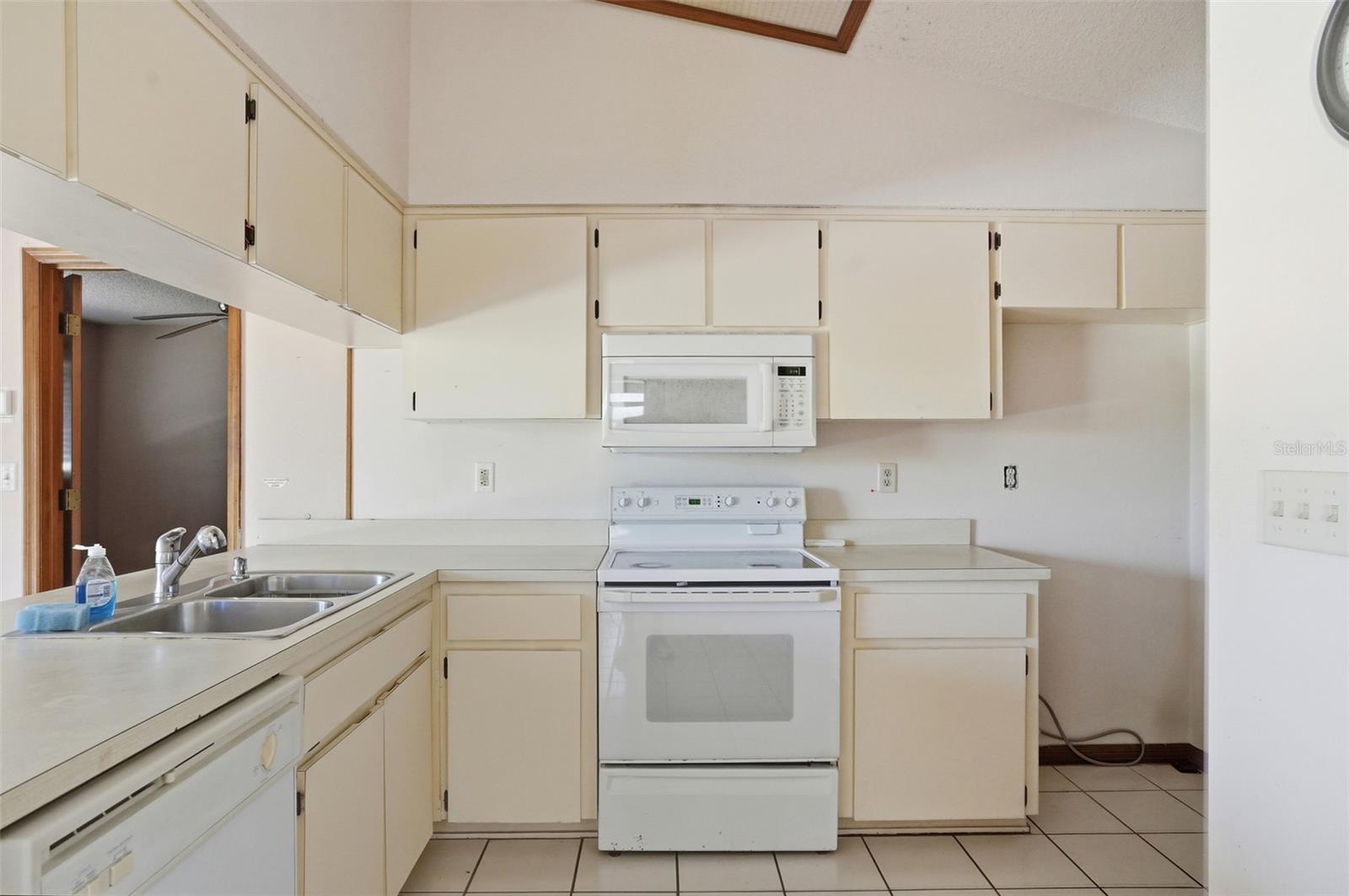 WEEKI WACHEE WOODLANDS - Residential