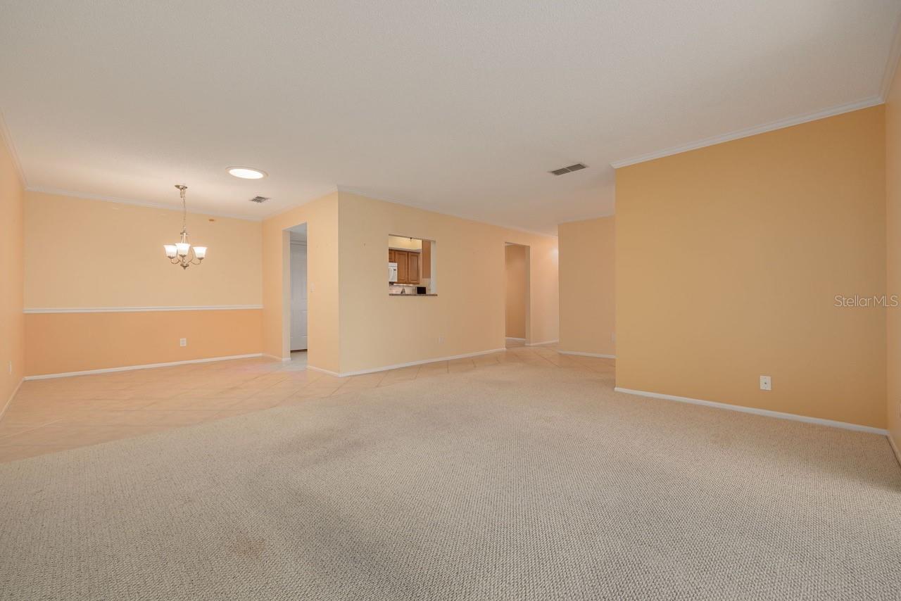 SCOTSDALE CLUSTER CONDO - Residential