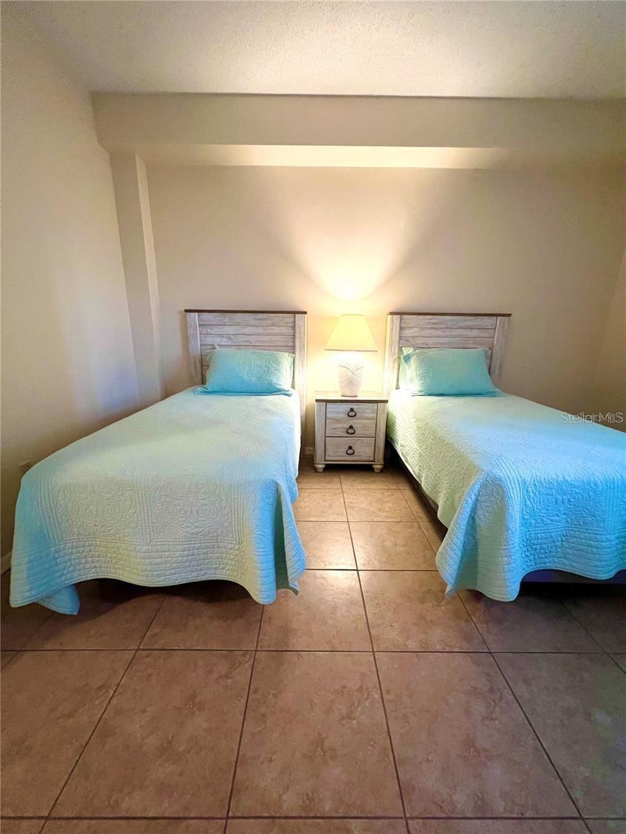 SURF CLUB BLDG 1 - Residential Lease