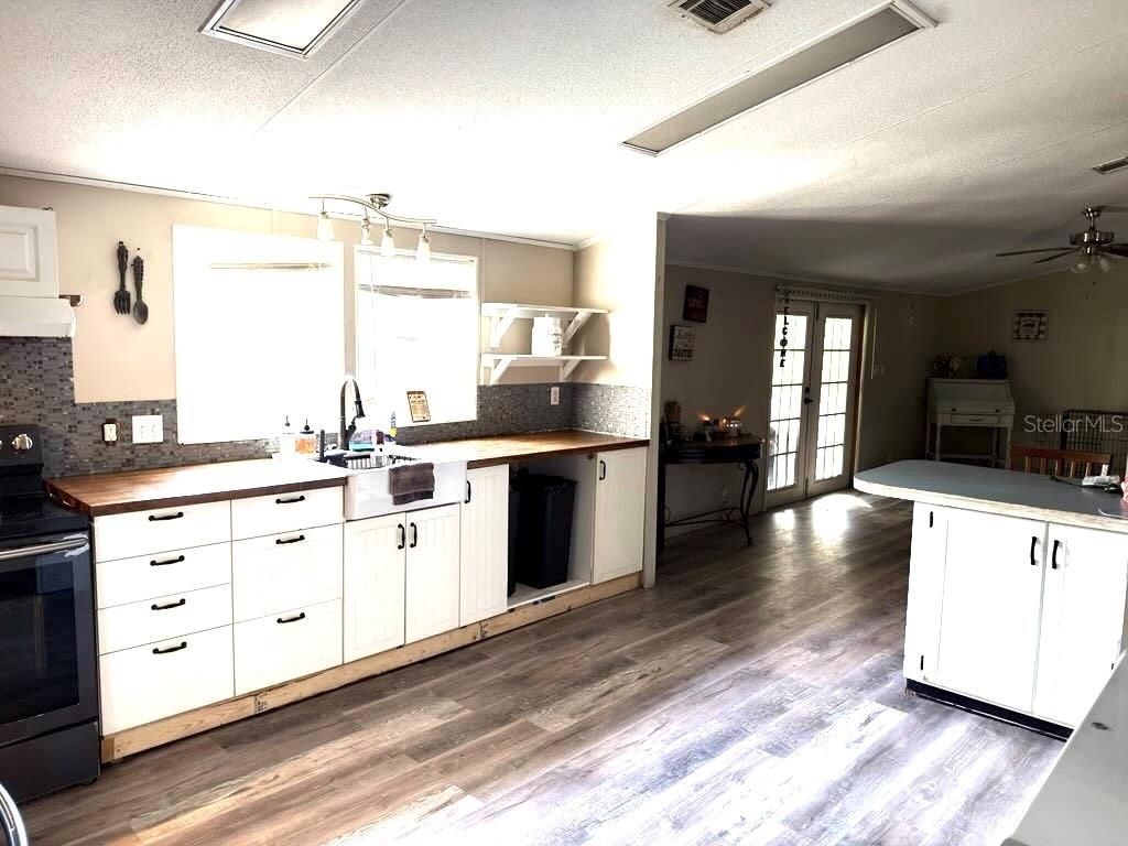 Photo of 4126 W Bella Vista Street, Lakeland, FL 33810 (MLS # A4677751)