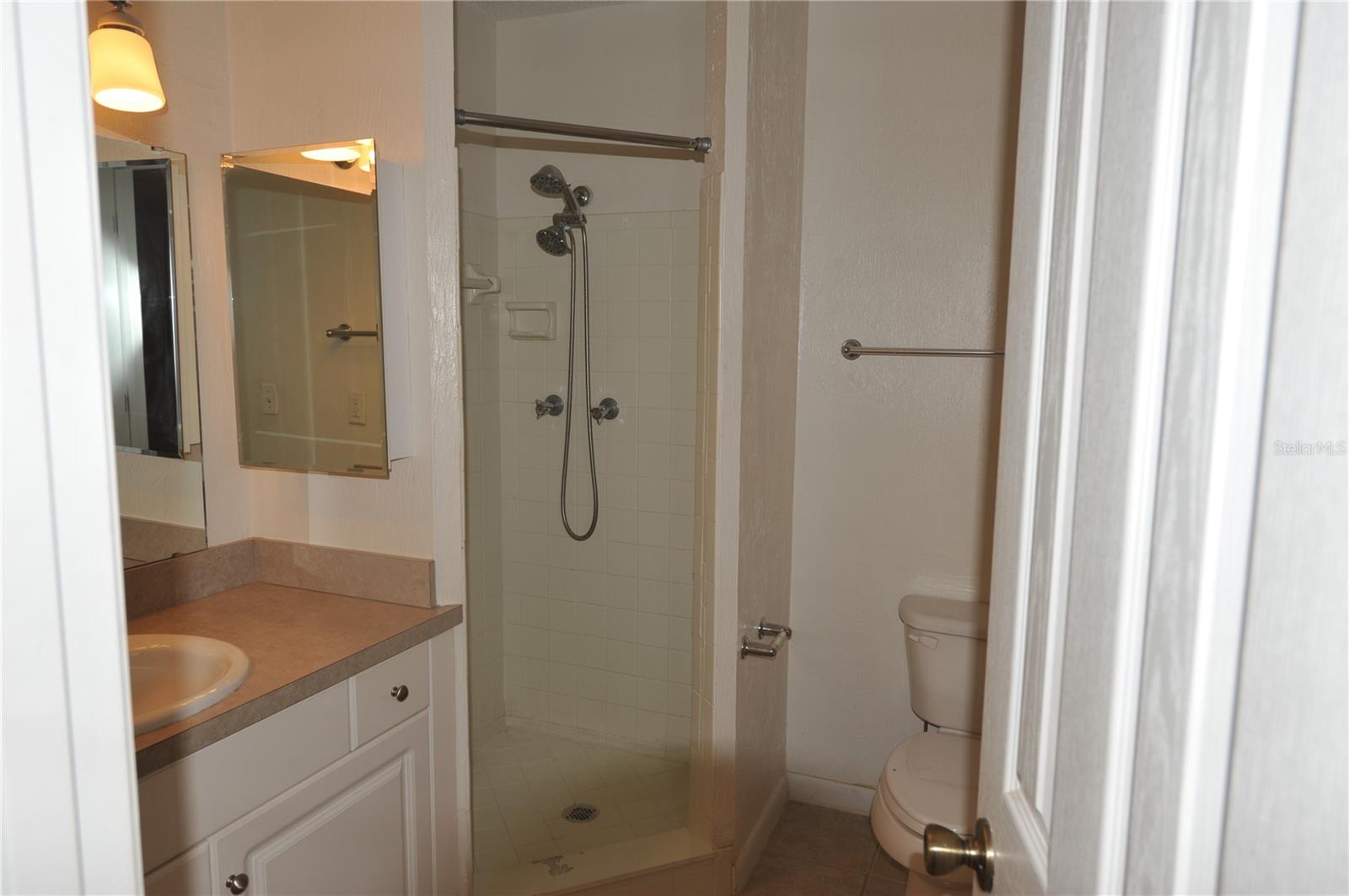 CRICKET CLUB - Residential Lease