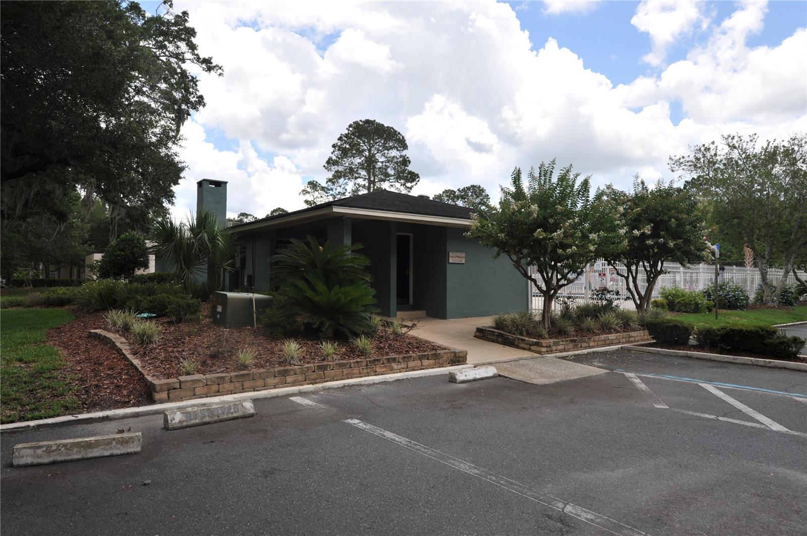 CRICKET CLUB - Residential Lease