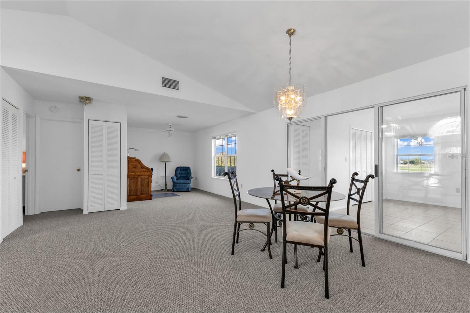 SUNNYBREEZE PALMS GOLF COURSE - Residential